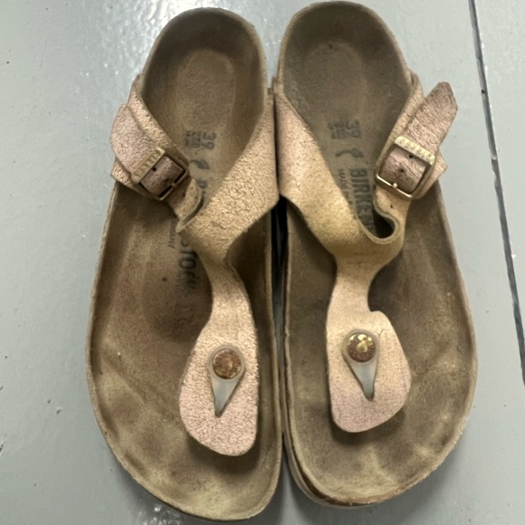 Birkenstock Gizeh Metallic Pink Sandals, size 39 - Picture 3 of 9